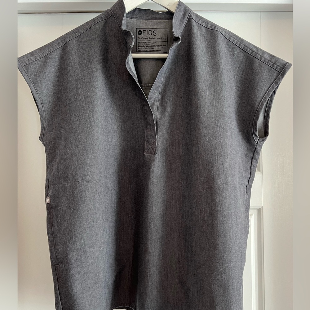 Figs- Rafaela Oversized Scrub Top in XS